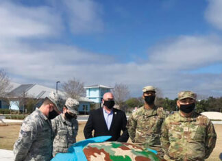 Seelife Tyndall Active Airmen Association With Mayor Mark Sheldon, Photo By Helen Ballance