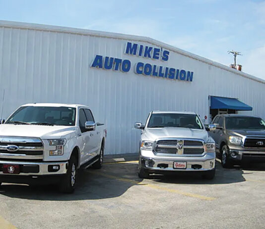 Mikes Auto Collision Panama City Building