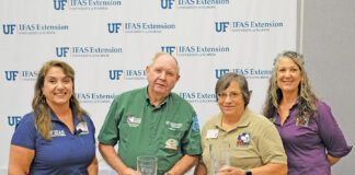 Ufifas Extension Bay County Master Gardener Volunteers Steve Bates And Janet Psikogios Honored For 25 Years Of Service