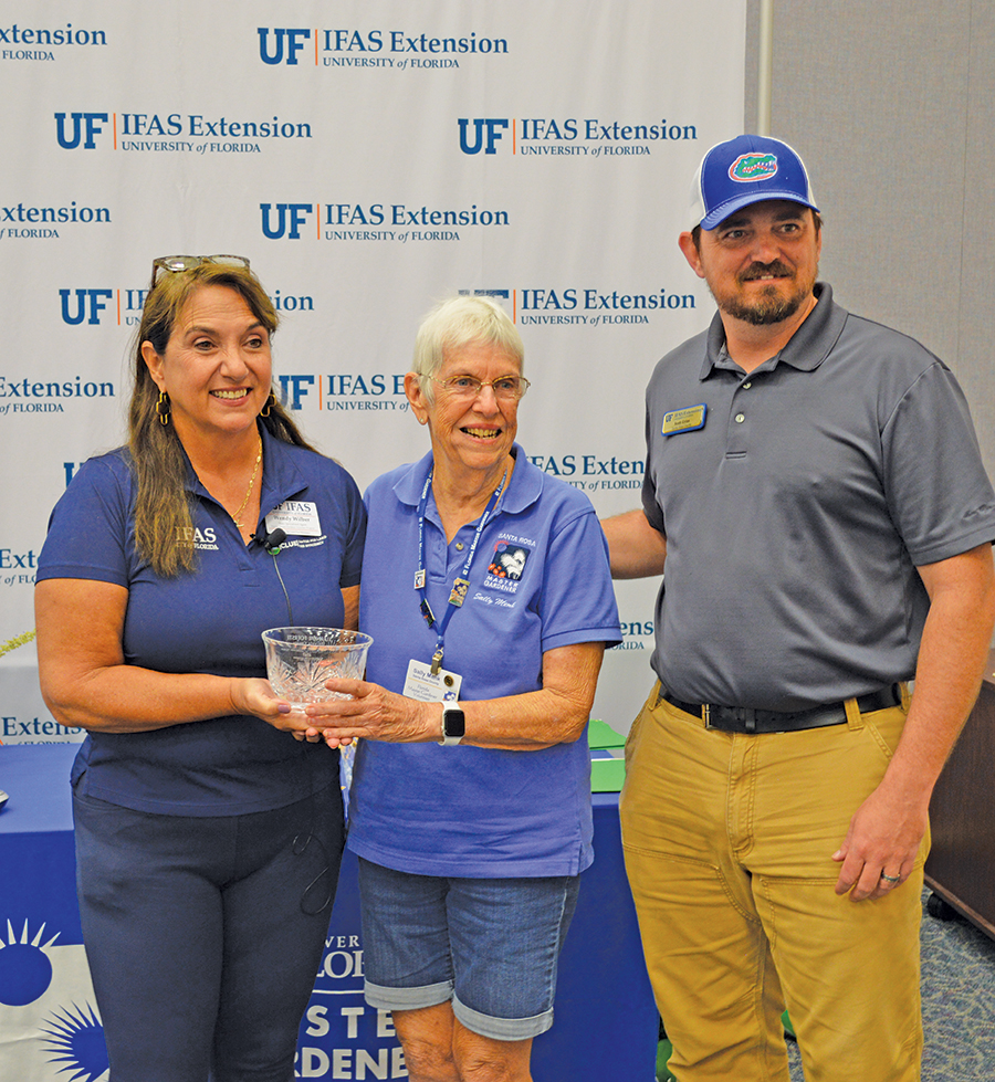 Ufifas Extension Santa Rosa County Master Gardener Volunteer Sally Mank Recognized For 35 Years Of Service