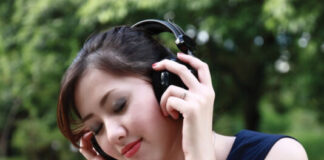 Headphone Girl 2 534x462