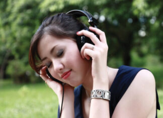 Headphone Girl 2 534x462