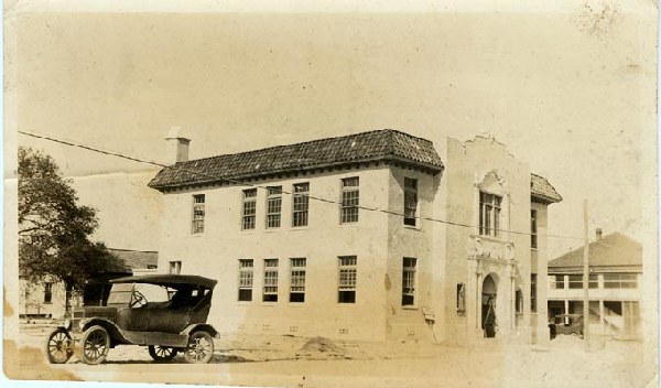 Center For The Arts 19 E 4th St History
